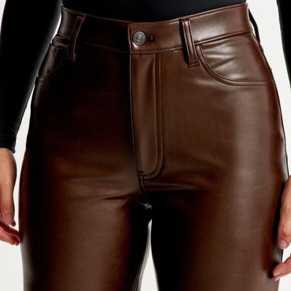 Abercrombie & Fitch Curve Love Vegan Leather 90s Relaxed Pant Brown Size 27/4 - Picture 8 of 10